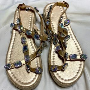 Is a beautiful sandals